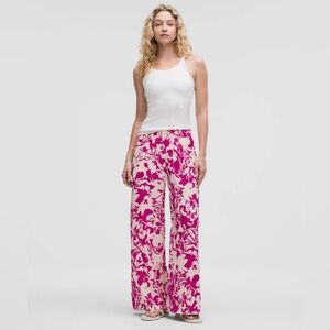 Lululemon Swift Mid-Rise Wide-Leg Pant Women’s Size 6